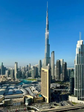 Luxury 2BR, Burj and Fountain View, 2 min walk to Dubai Mall